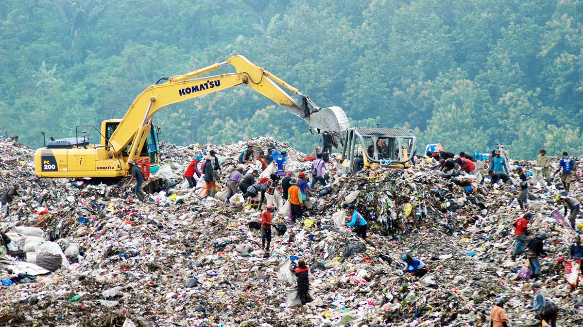 Tumpukan Sampah di TPA