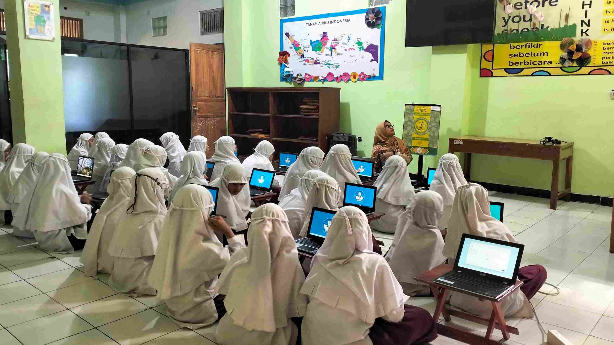 teknologi di SD IT