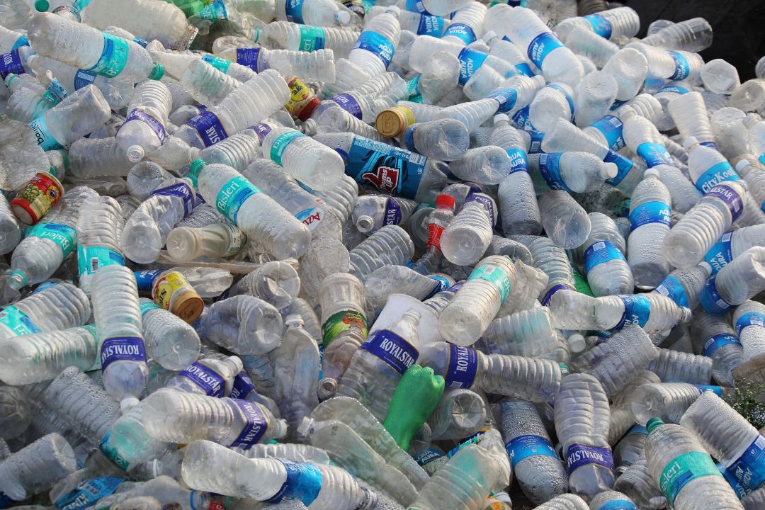 daur ulang sampah botol plastik
