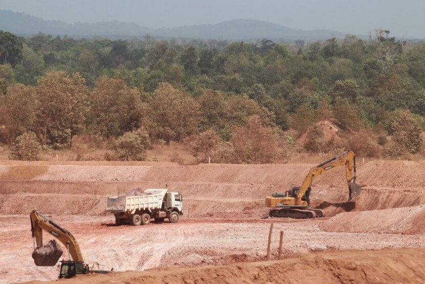 Anyaman cocomesh untuk proyek reklamasi hutan