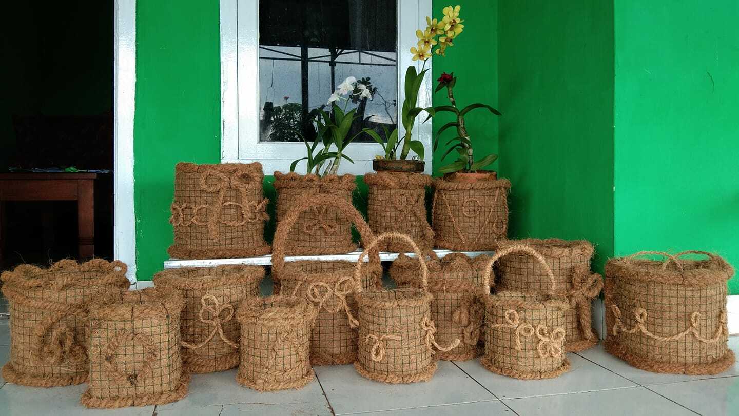 Edukasi sabut kelapa untuk konservasi berkelanjutan
